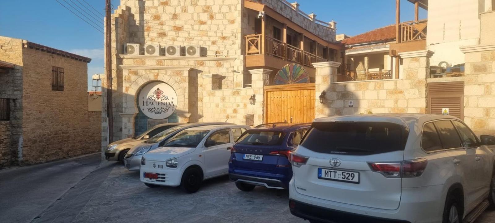 La Hacienda Cyprus Hotell Limassol Exteriör bild